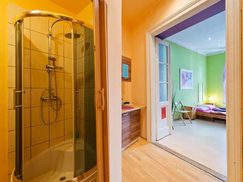 Hostel 70S Krakow Ngoại thất bức ảnh